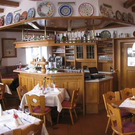 Hotel- Restaurant Zum Schwan Otel